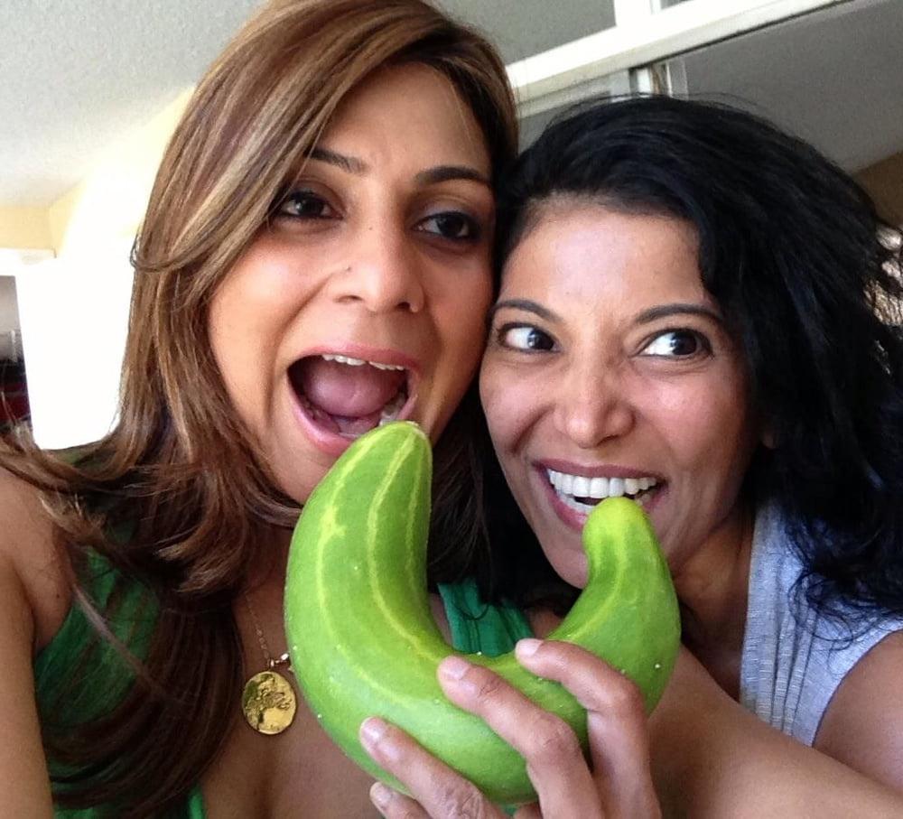 16P Sexy Indian Mature Mom