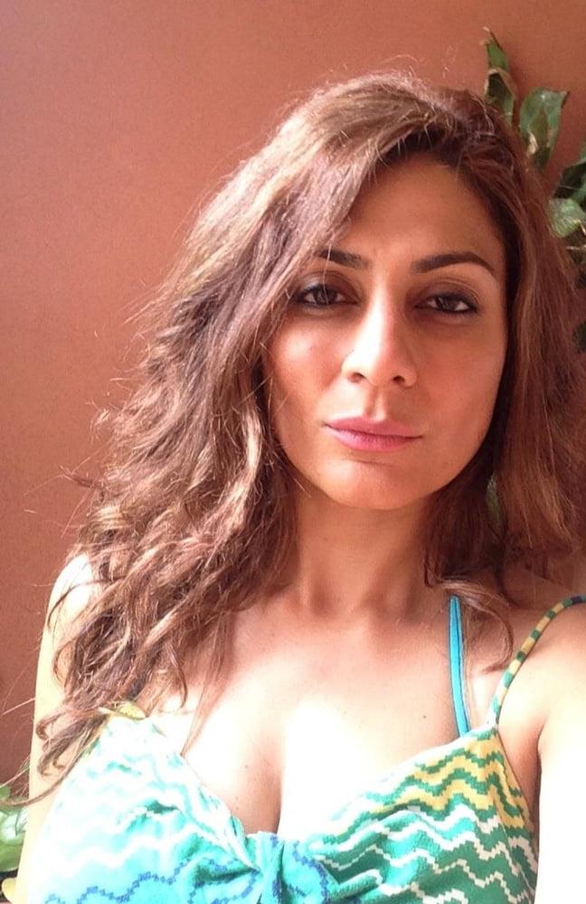 16P Sexy Indian Mature Mom