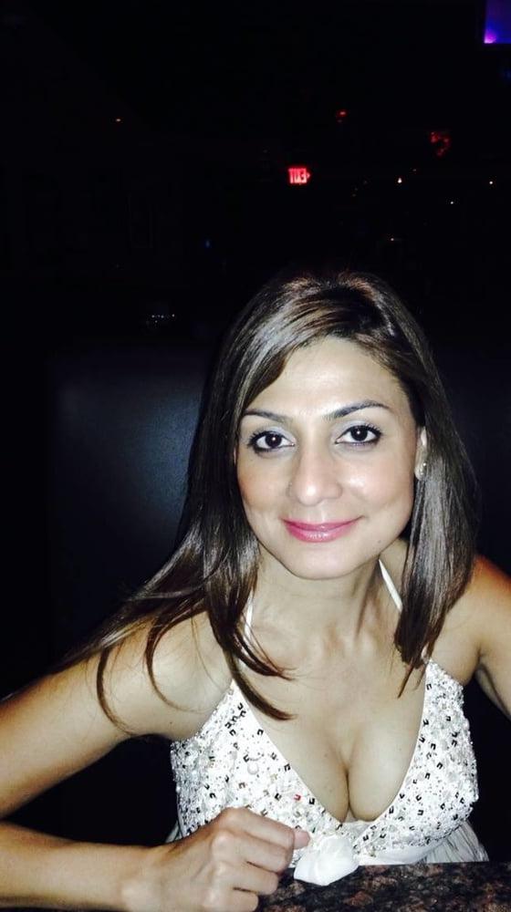 16P Sexy Indian Mature Mom