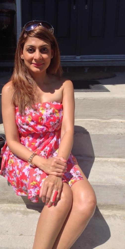 16P Sexy Indian Mature Mom