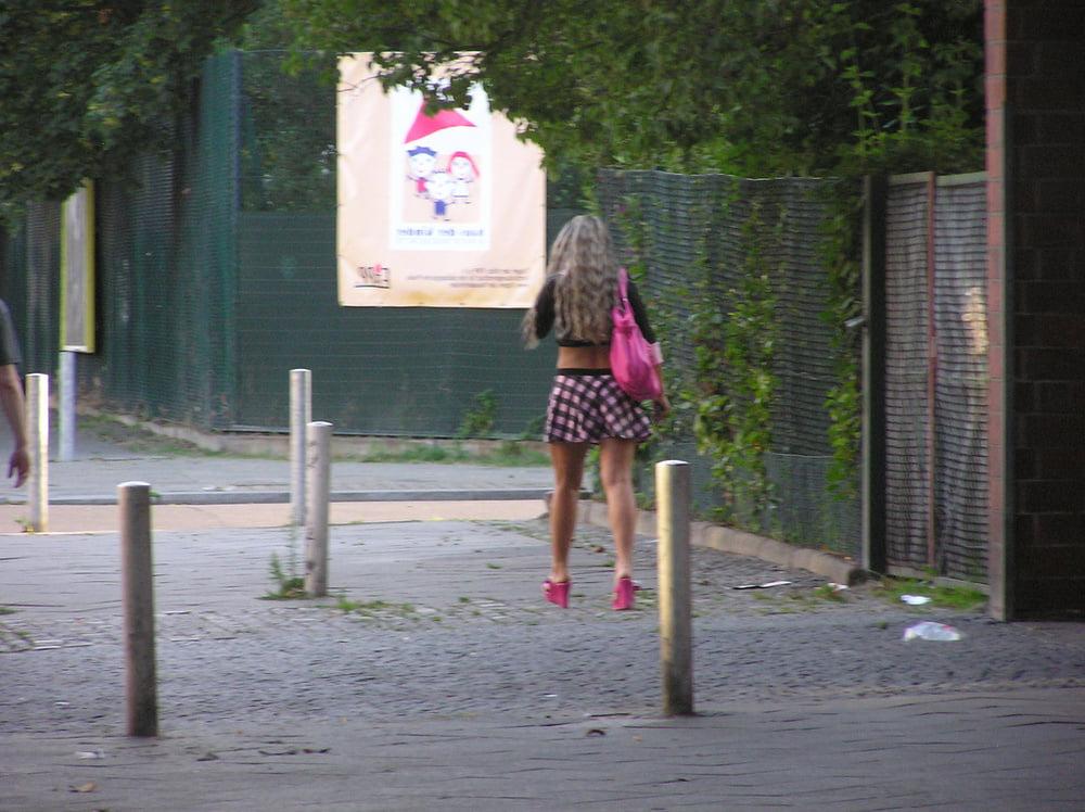 25P Reales Putas Callejeras las Amo (Real Street Whores I Love)