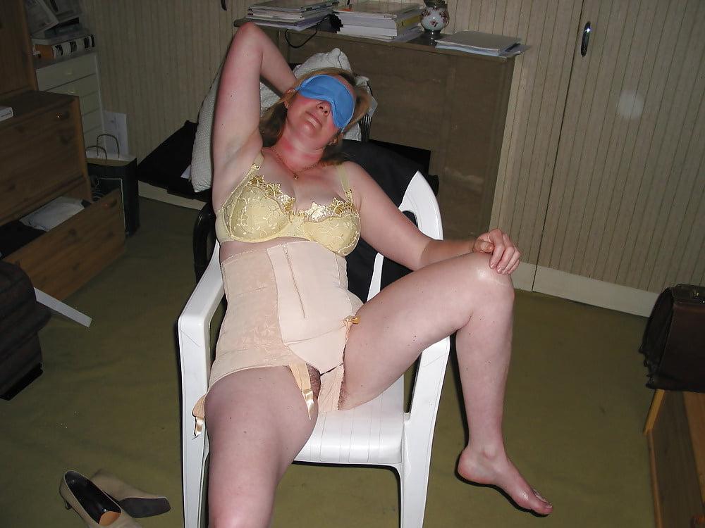 25P GIRDLED  SLUTGIRL