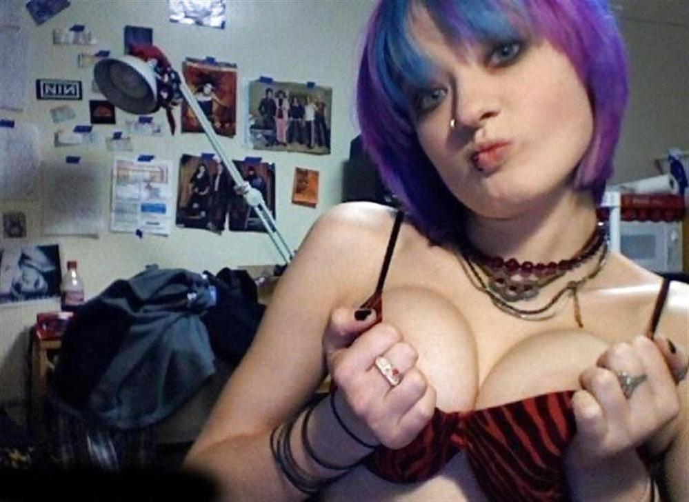 25P Emo teen