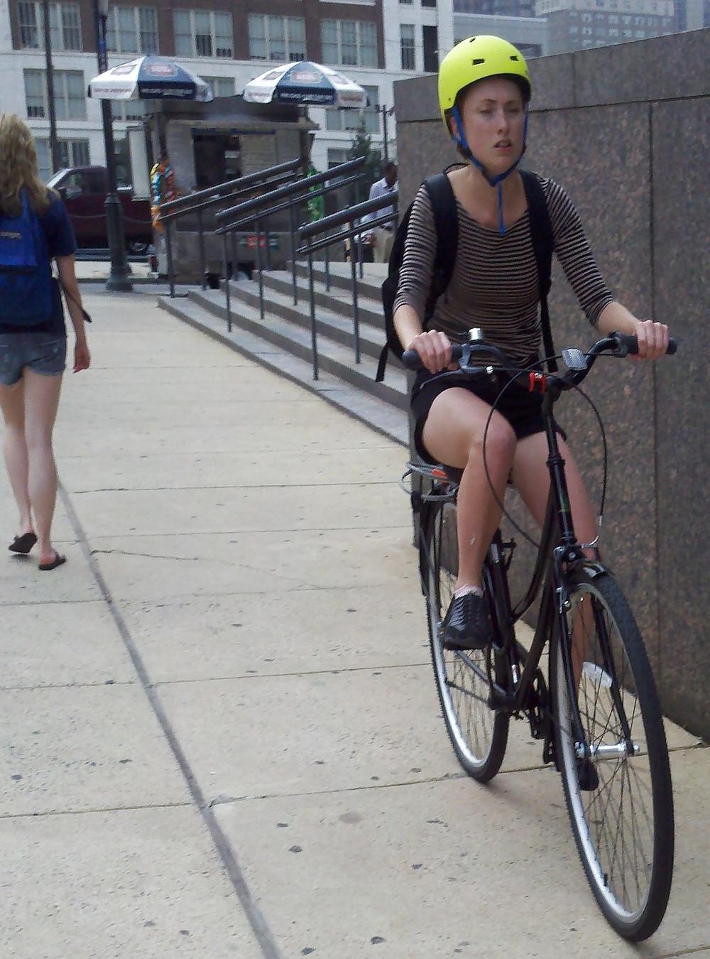 8P Philly Girls in the Street