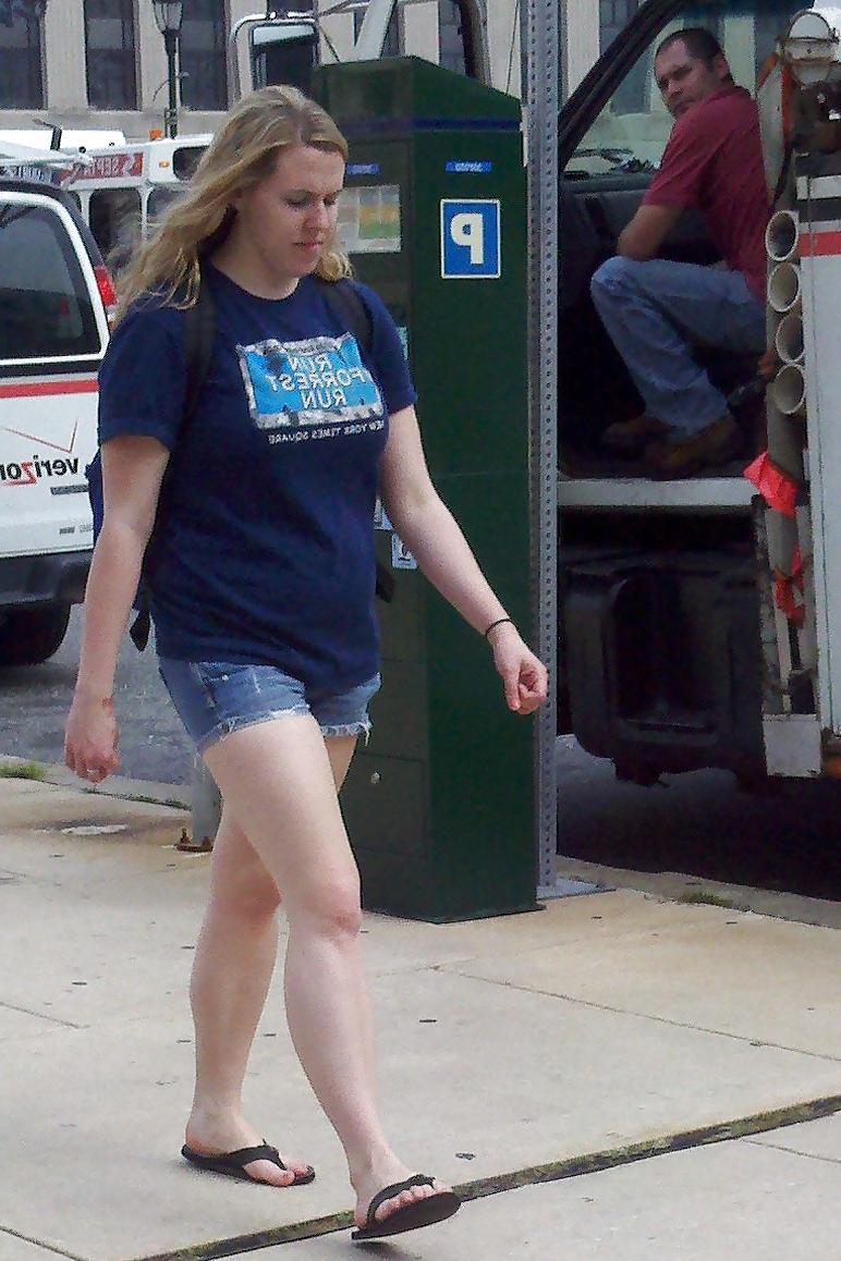 8P Philly Girls in the Street