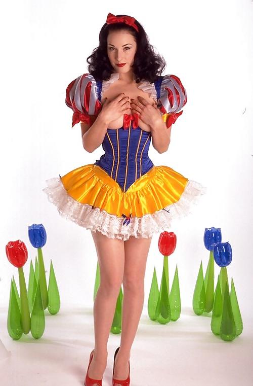 25P Dita Von Teese as Snow White!