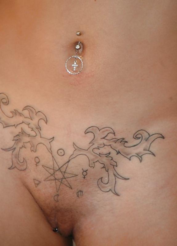 25P Tattooed and pierced girls