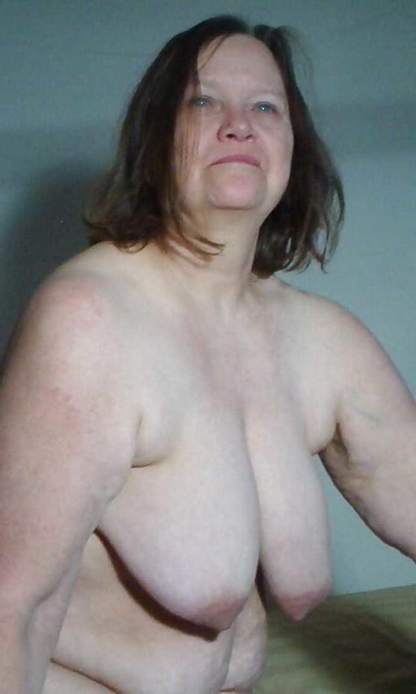 25P Who likes pornstars? Housewives are the best!