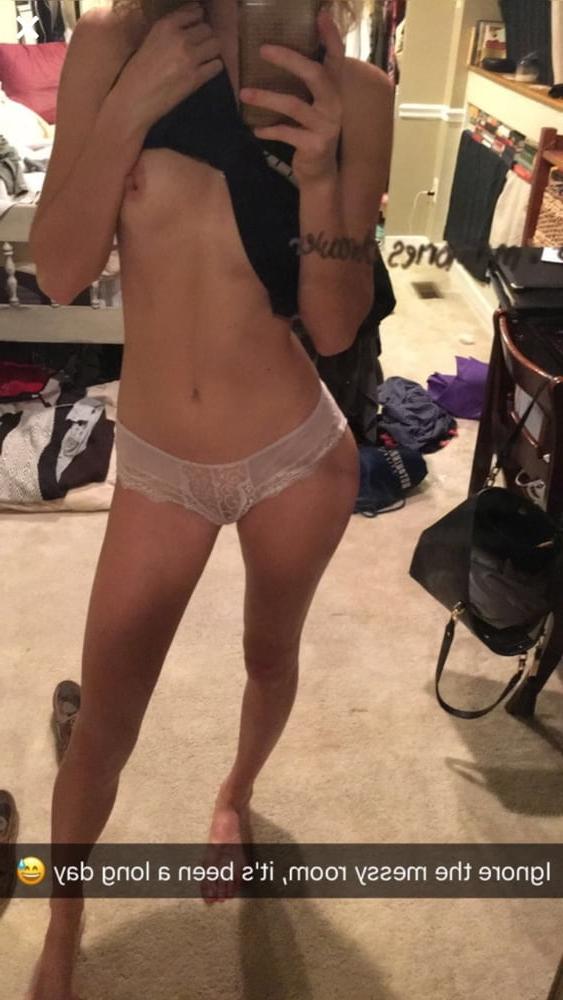 25P That's what she posted 30 (Selfie in English)