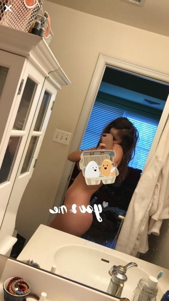 25P That's what she posted 30 (Selfie in English)