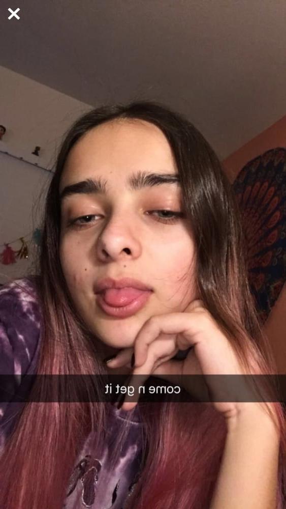 25P That's what she posted 30 (Selfie in English)