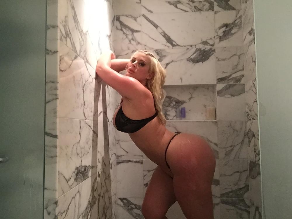 25P Julie Cash...enormous thick booty cumbank