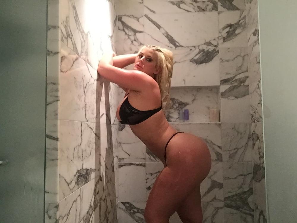 25P Julie Cash...enormous thick booty cumbank