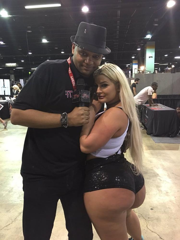 25P Julie Cash...enormous thick booty cumbank