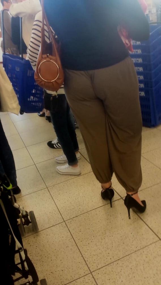 15P hot mom with tight pants string visible high heels vpl