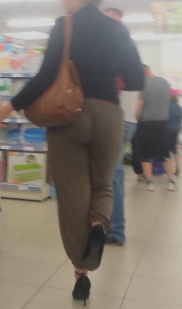 15P hot mom with tight pants string visible high heels vpl