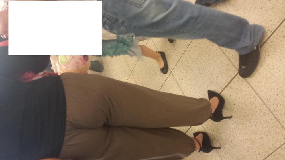 15P hot mom with tight pants string visible high heels vpl