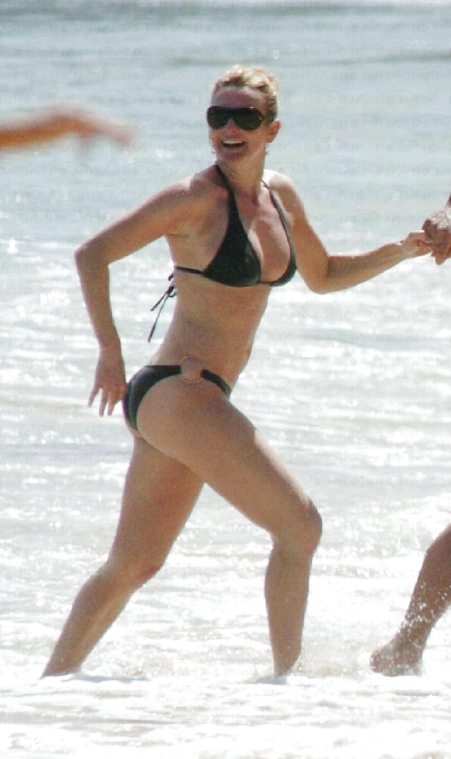 25P Gabby Logan - MILF