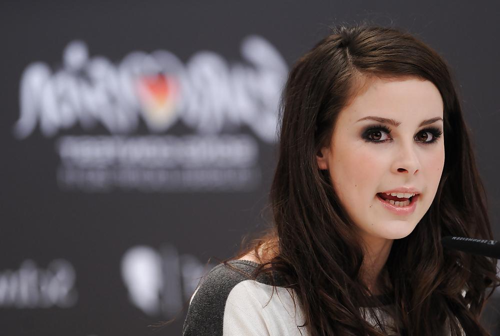 25P Lena Meyer-Landrut - Cum on her!