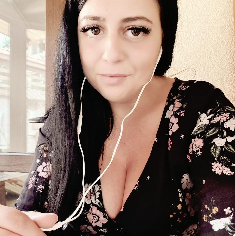 22P Big boobs bitch