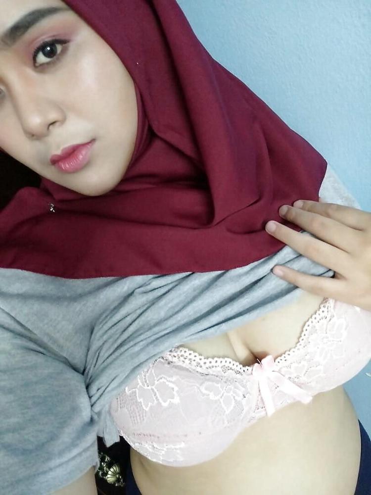 25P Big Boobs (Arab) 1