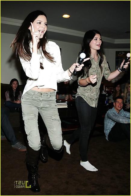 10P Celebrities Wearing Socks In Public