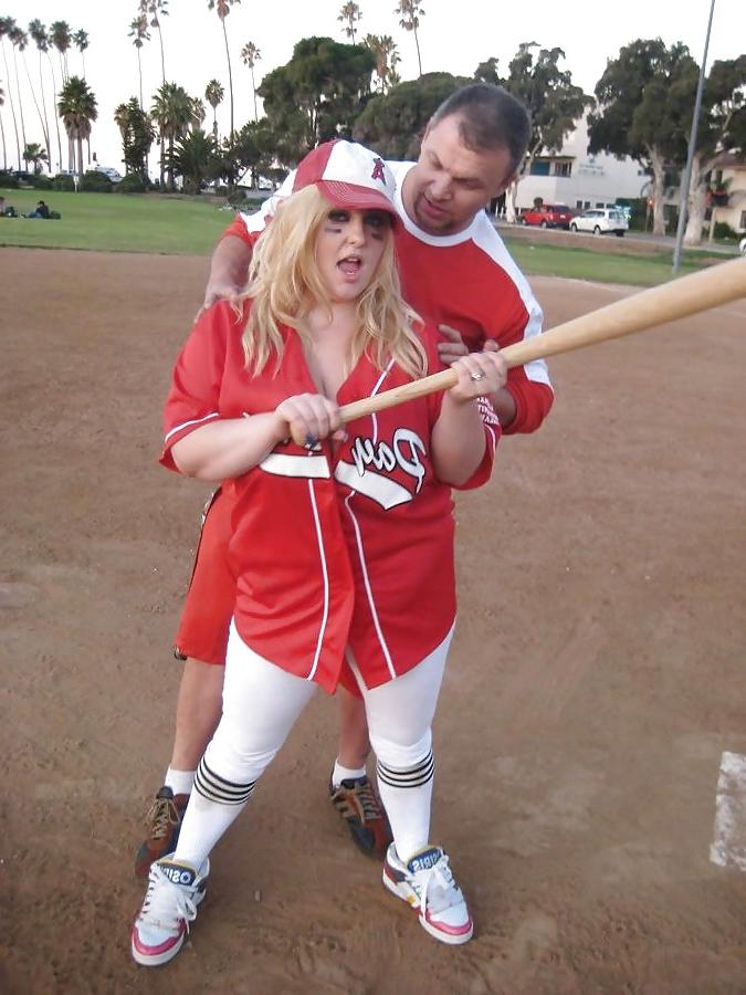 16P Hillary Hooterz's Play Ball !!!!!