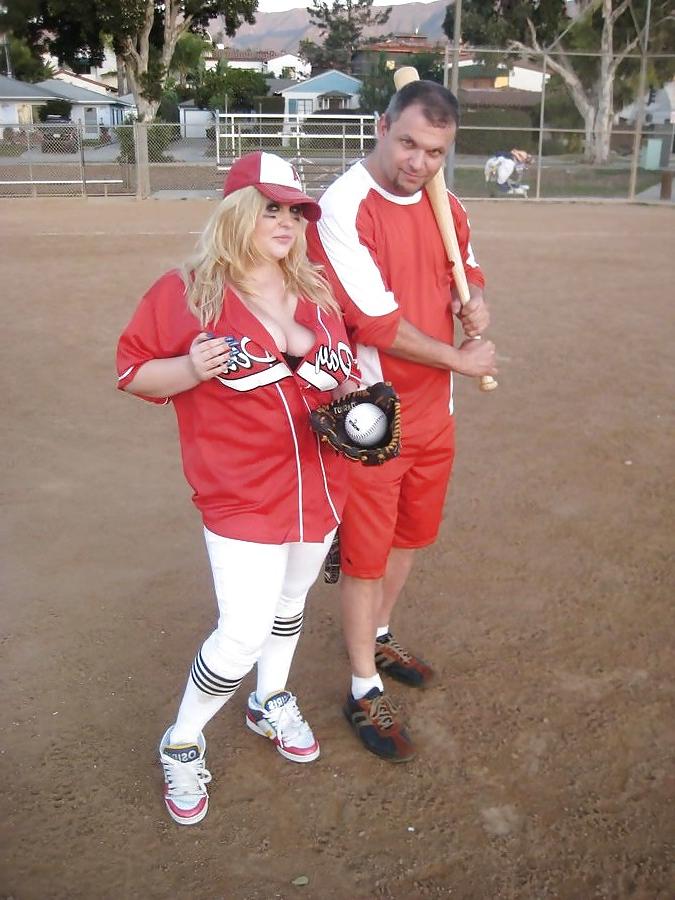 16P Hillary Hooterz's Play Ball !!!!!