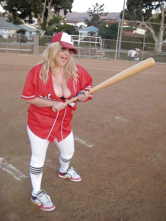 16P Hillary Hooterz's Play Ball !!!!!