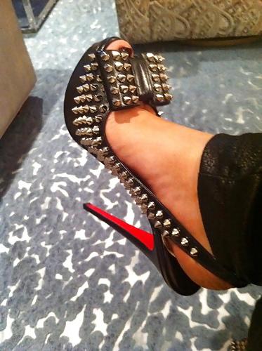 25P Demi Lovato Feet