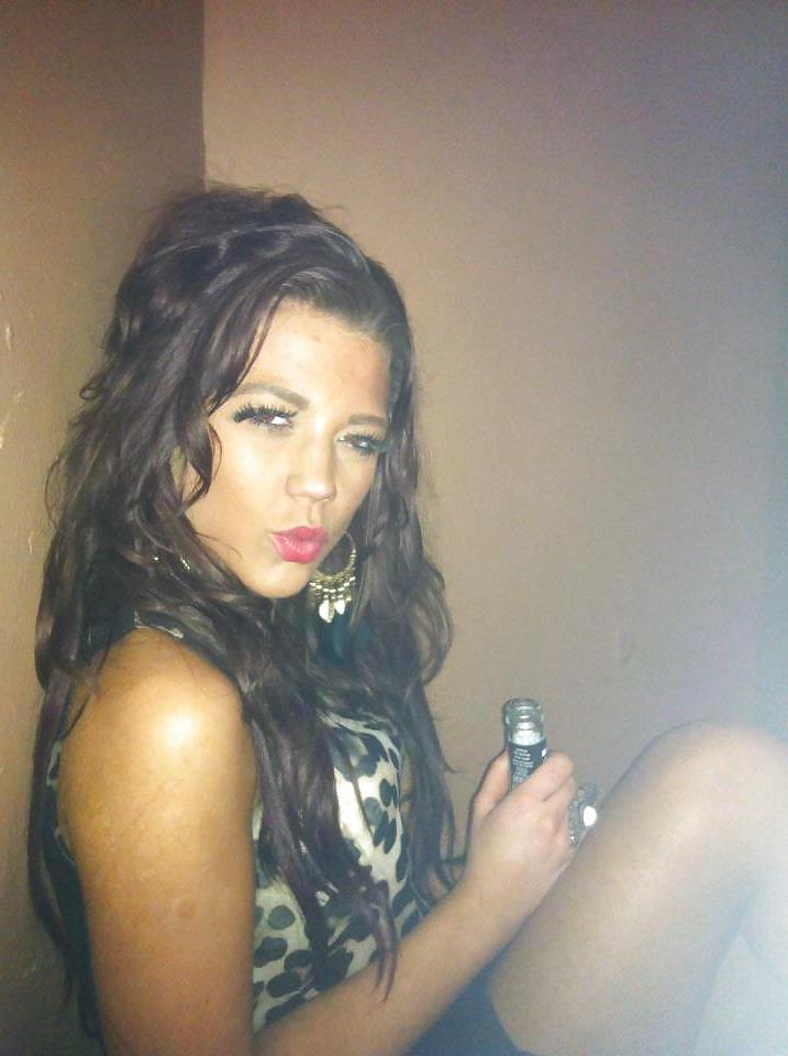 15P Hot young babes