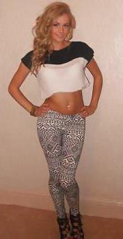 15P Hot young babes