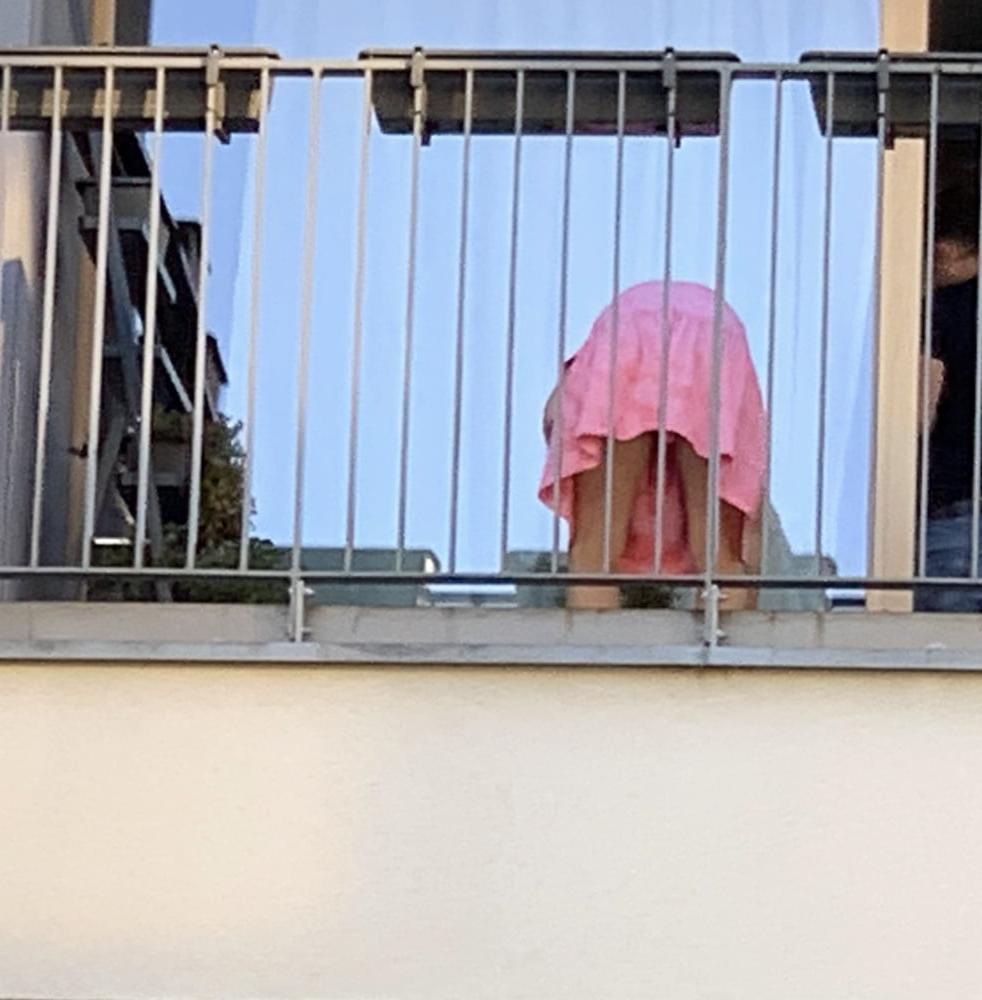 9P Neuer Nachbar auf dem Balkon