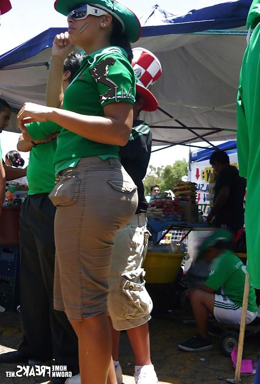 21P Thick Big Booty Latina