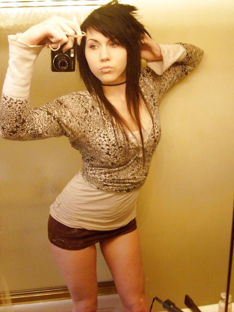 25P EMO HOTTIE