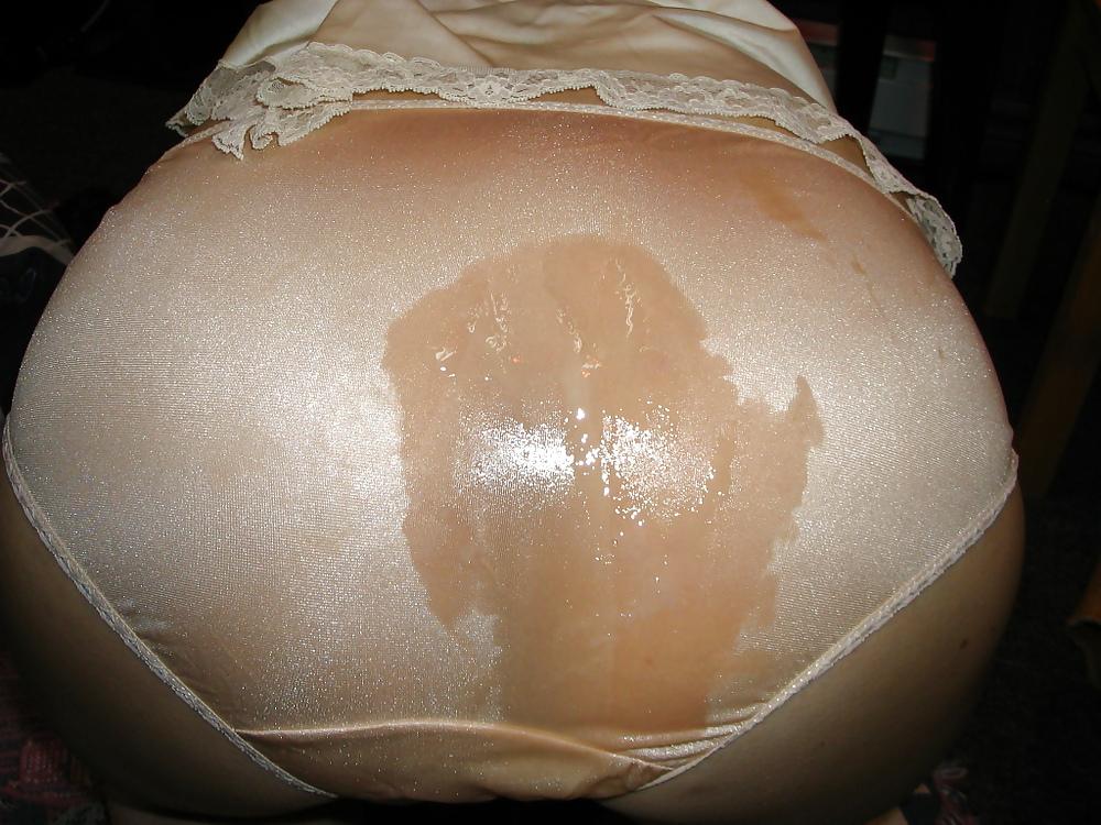 25P Cum on her 2