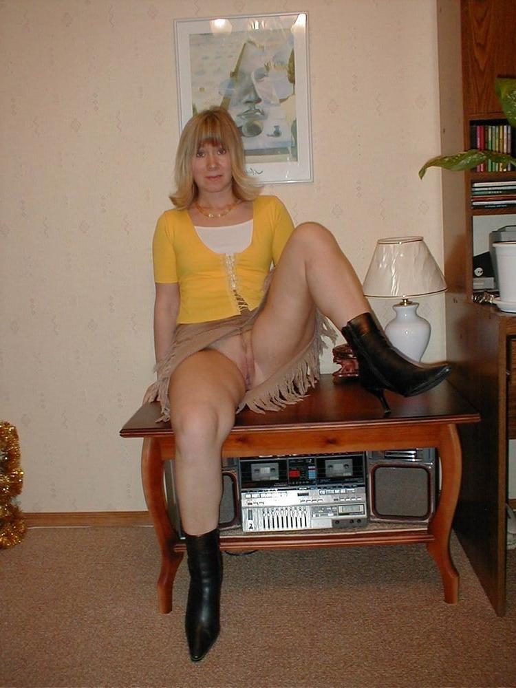 25P Hotwives 7