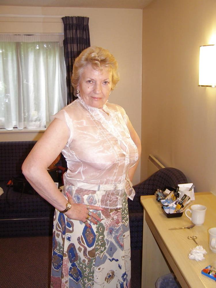 17P Wifes Exposed