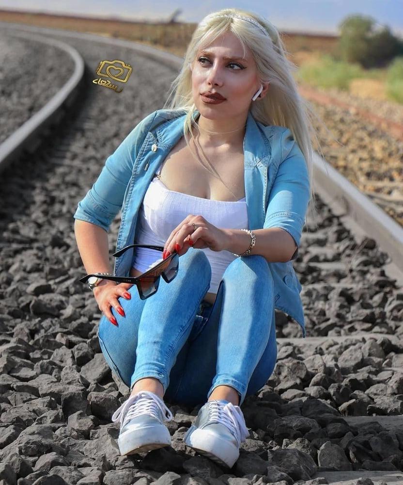 25P Big Boobs (Iran) 4