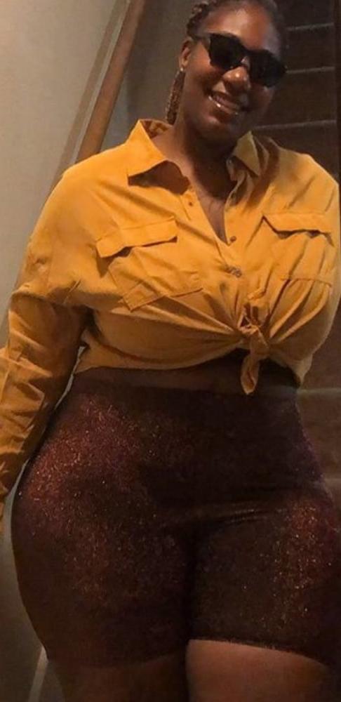 20P Big leg huge booty thick bbw pear no prefernce