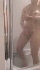 25P sous la douche