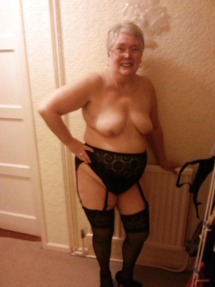 25P Big Boobs Mature 39