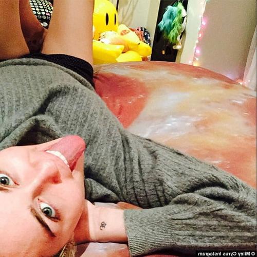 25P Miley Cyrus makes me cum everyday