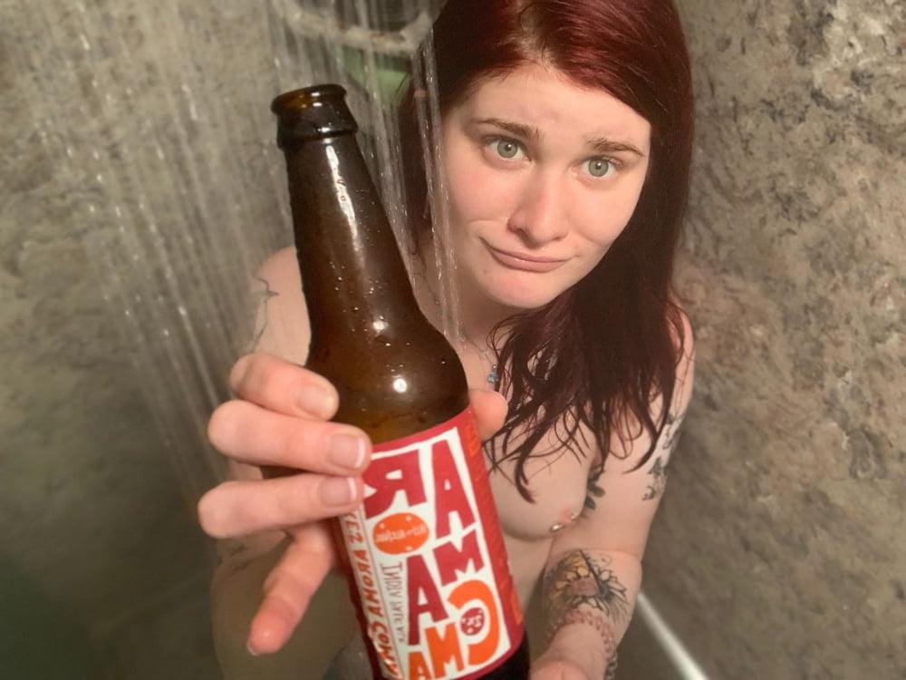 25P Beer Drinking Ginger