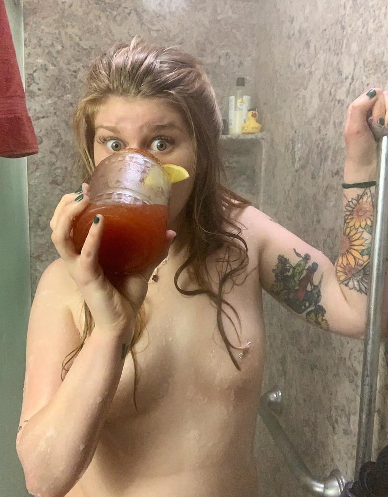 25P Beer Drinking Ginger