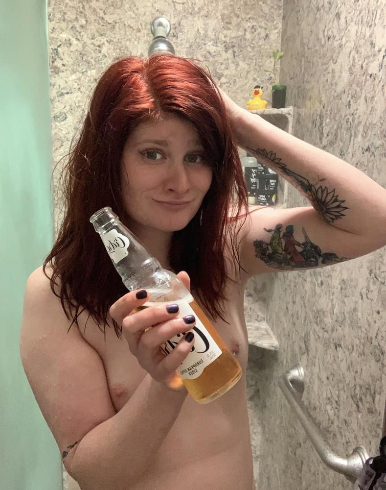 25P Beer Drinking Ginger