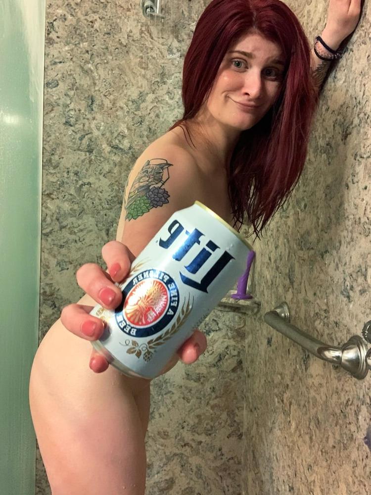 25P Beer Drinking Ginger
