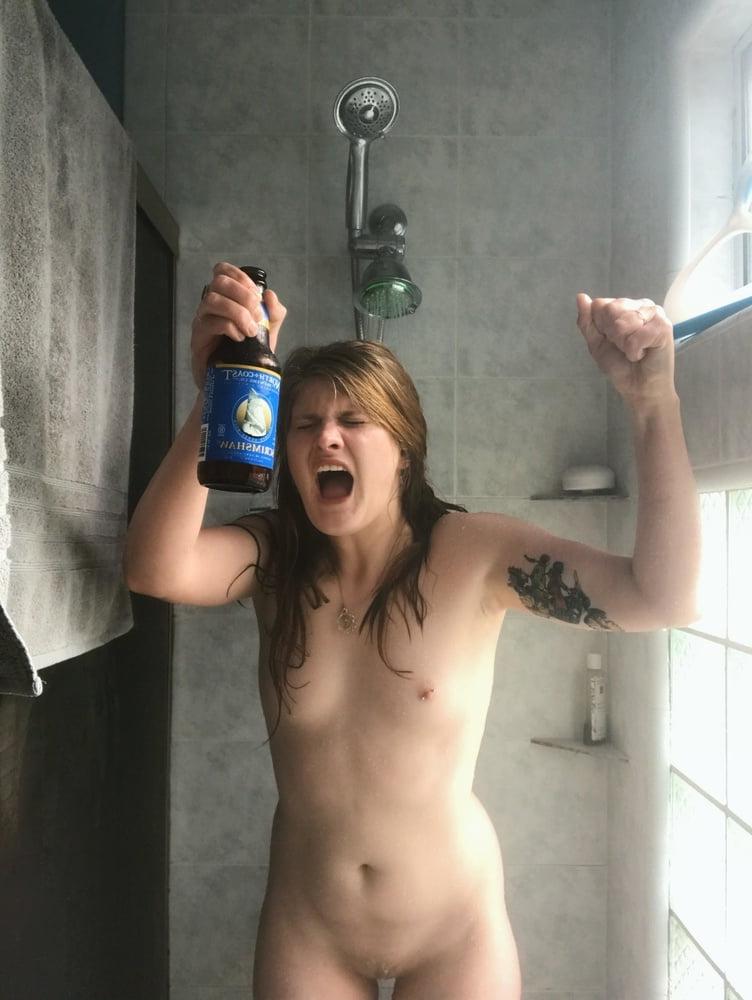 25P Beer Drinking Ginger