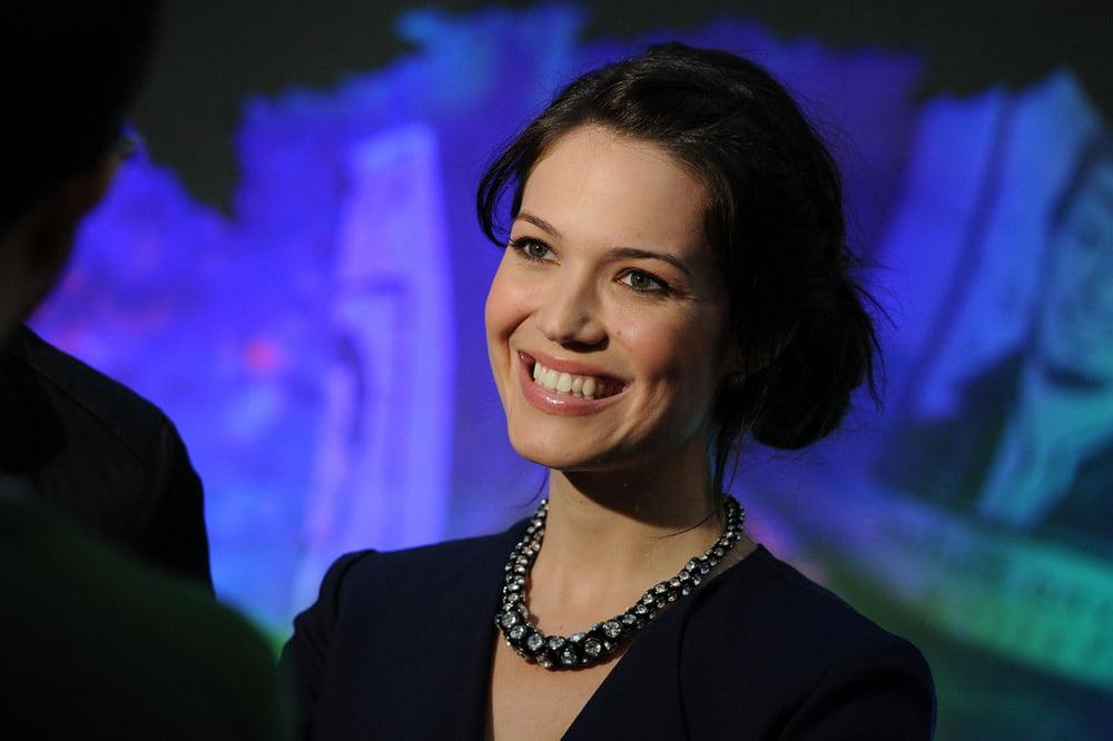 25P Mandy Moore - Promoting Tangled at Disney Store (19 Nov 2010