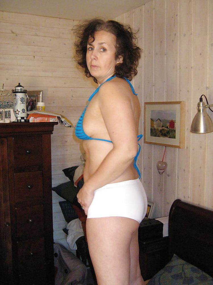 25P Claudine Moreau mom slut